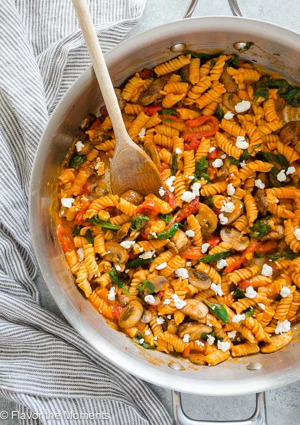 Roasted Red Pepper Chickpea Lentil Pasta with Goat Cheese